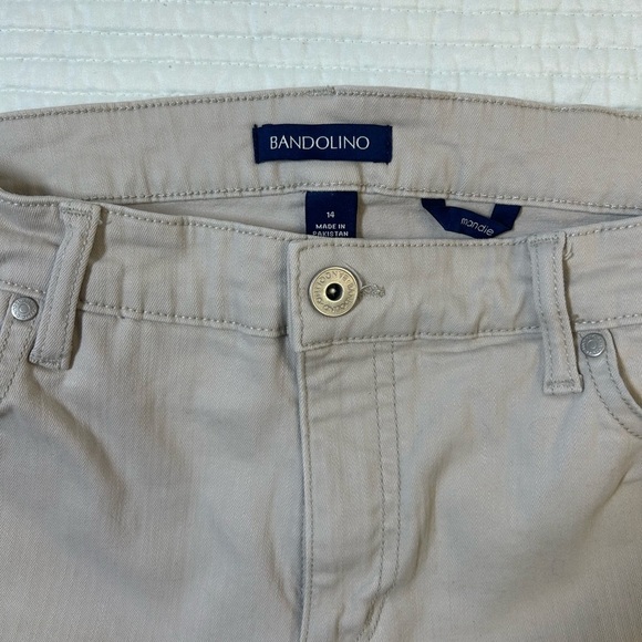 Bandolino Khaki Colored Jeans. Straight Leg. Size 14. Neutral Pants. Minimalist - Picture 2 of 7